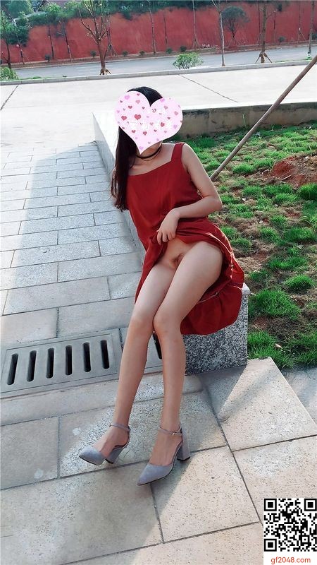幼師情人真矯情，去哪兒都要我拍紅衣裳