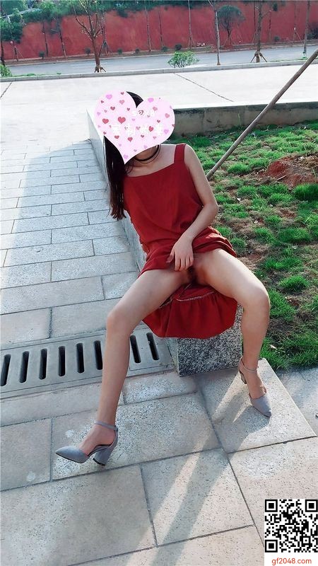 幼師情人真矯情，去哪兒都要我拍紅衣裳