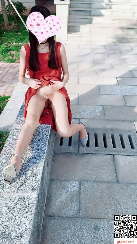 幼師情人真矯情，去哪兒都要我拍紅衣裳