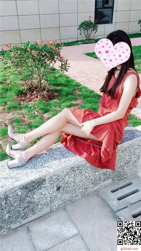 幼師情人真矯情，去哪兒都要我拍紅衣裳