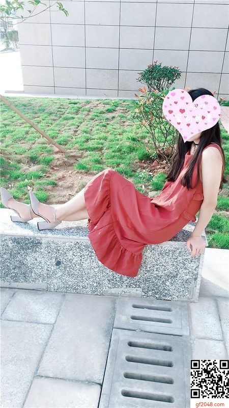 幼師情人真矯情，去哪兒都要我拍紅衣裳