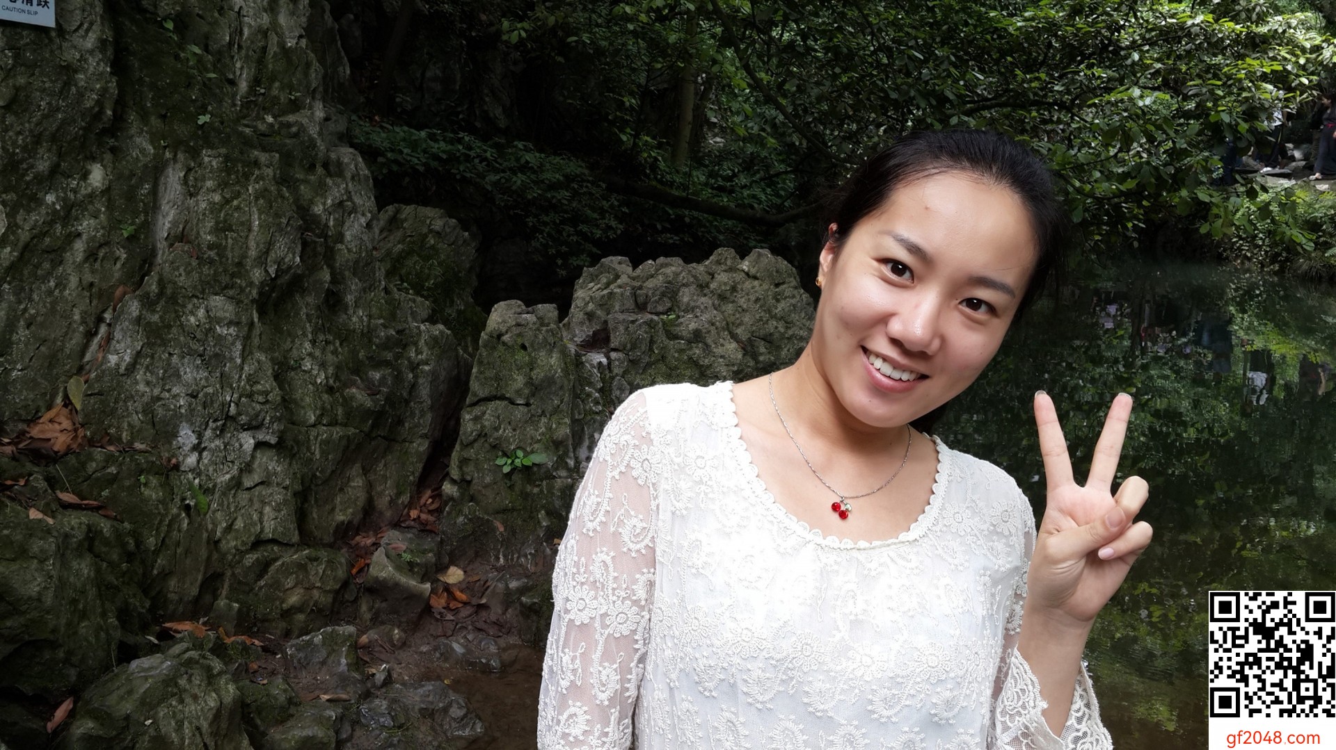 我老婆劉珊，剃了毛再掰開看，很漂亮