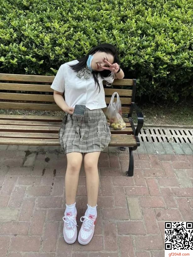 乖巧的女孩穴穴竟然喜歡讓人插