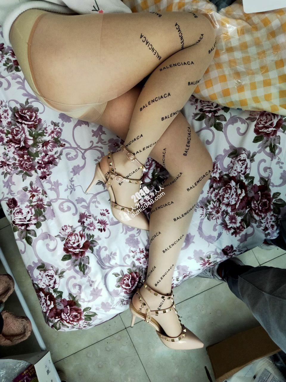 河南的小母狗，真实自拍（30p）