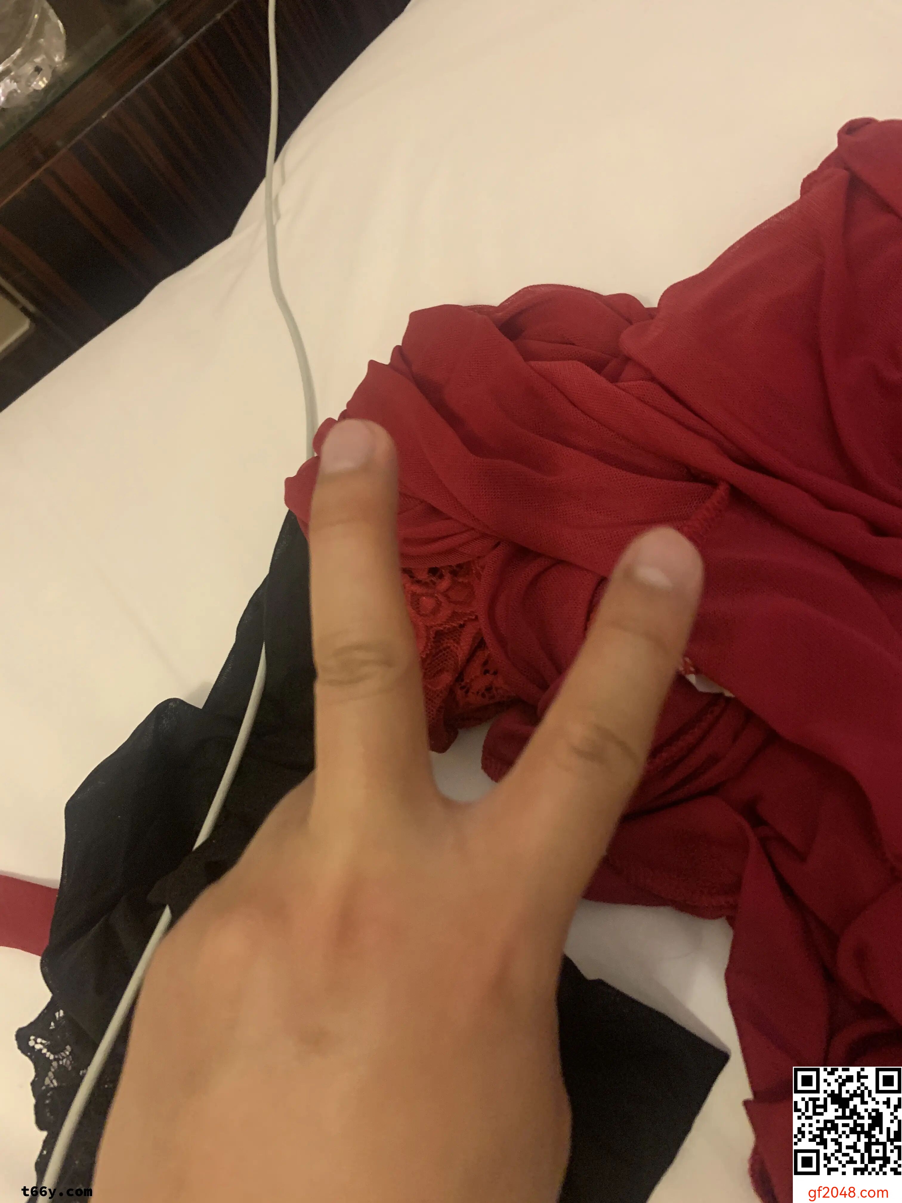 [原创][手势认证] 00后骚女友露出SM情趣爆操口求被淫色友交换[37P]