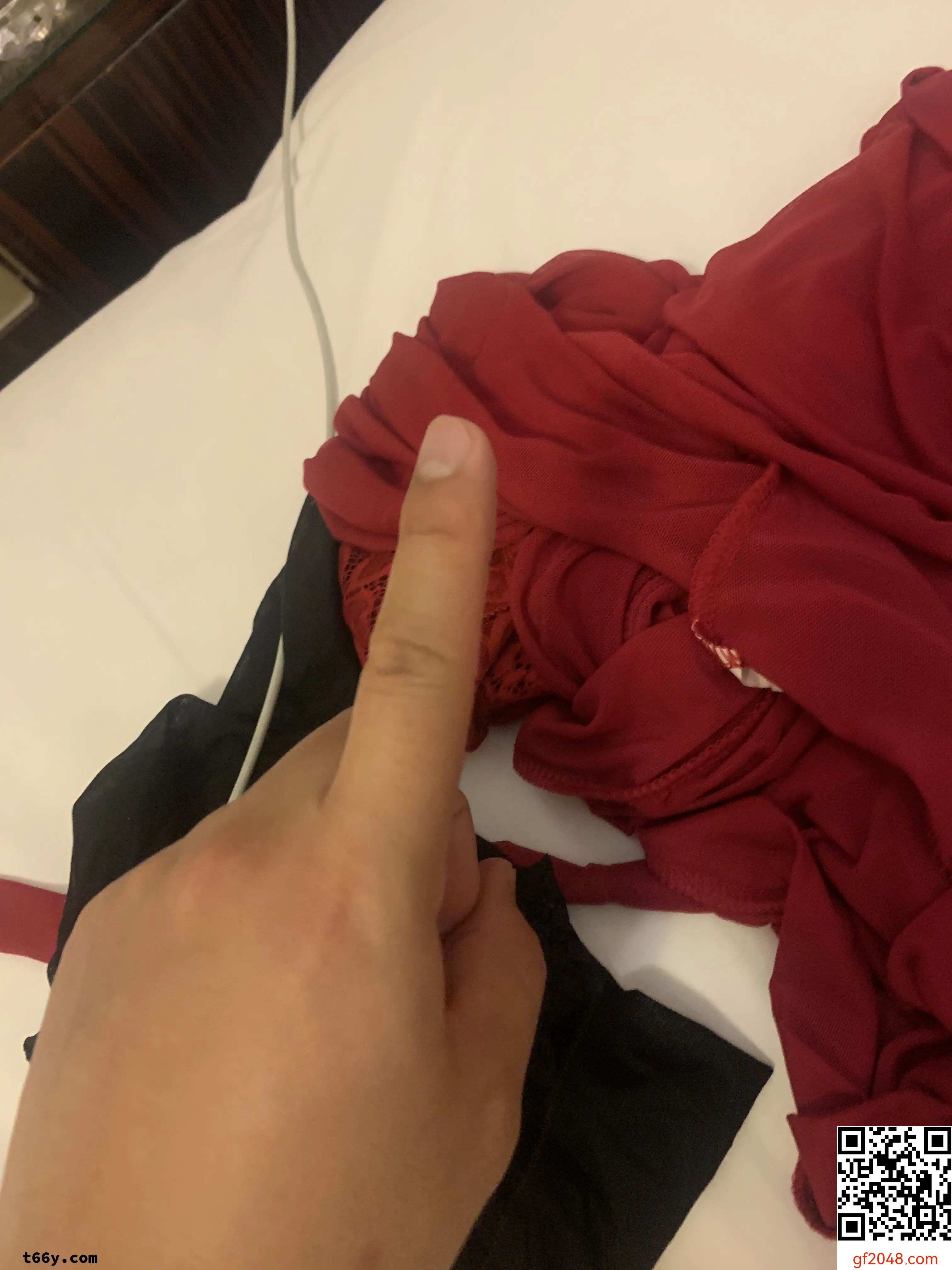 [原创][手势认证] 00后骚女友露出SM情趣爆操口求被淫色友交换[37P]