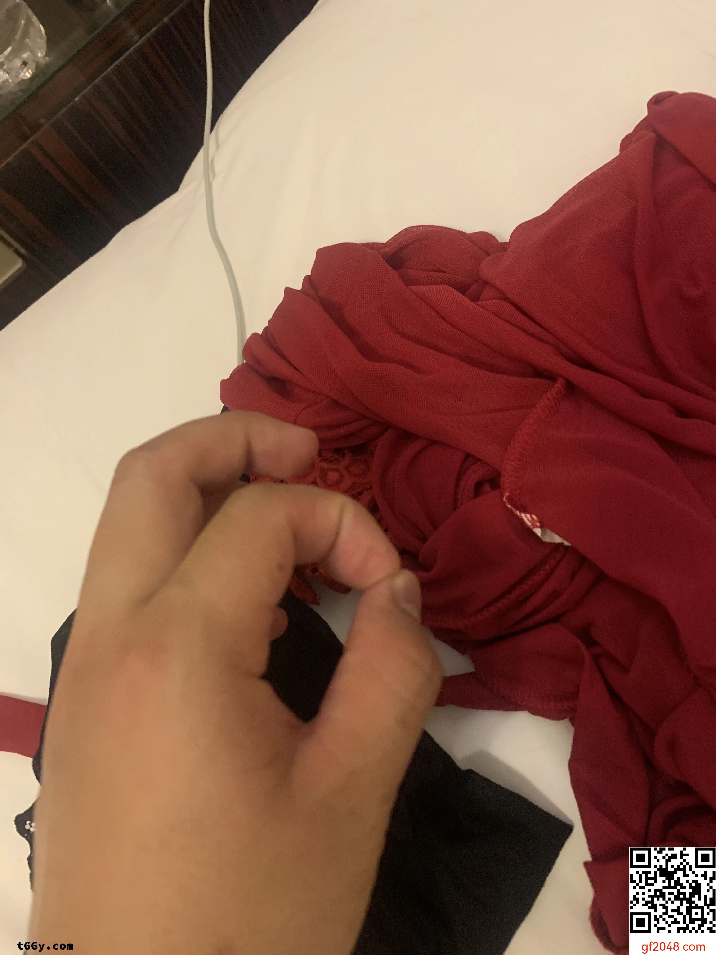 [原创][手势认证] 00后骚女友露出SM情趣爆操口求被淫色友交换[37P]