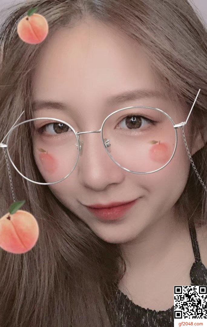掰开美丽的小穴[10P]