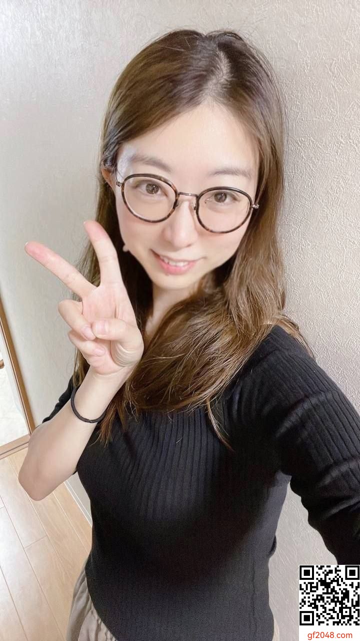 戴眼镜的小妹妹想不到这么骚[10P]
