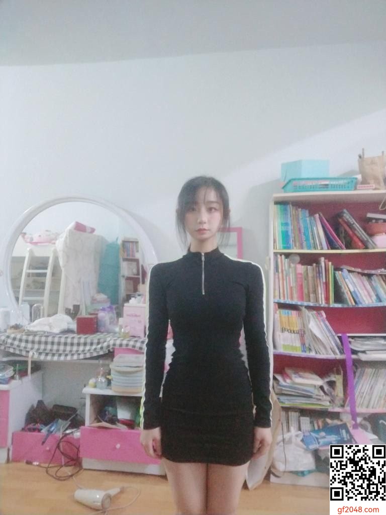 丰乳美女的自拍[10P]