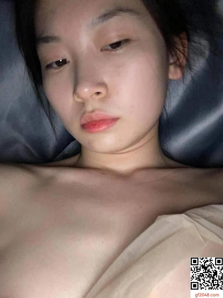 背着男友出来偷吃的淫荡女大生[10P]