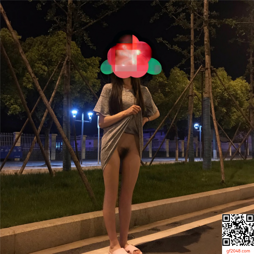 颜射大量精液让女主舔干净[17P]