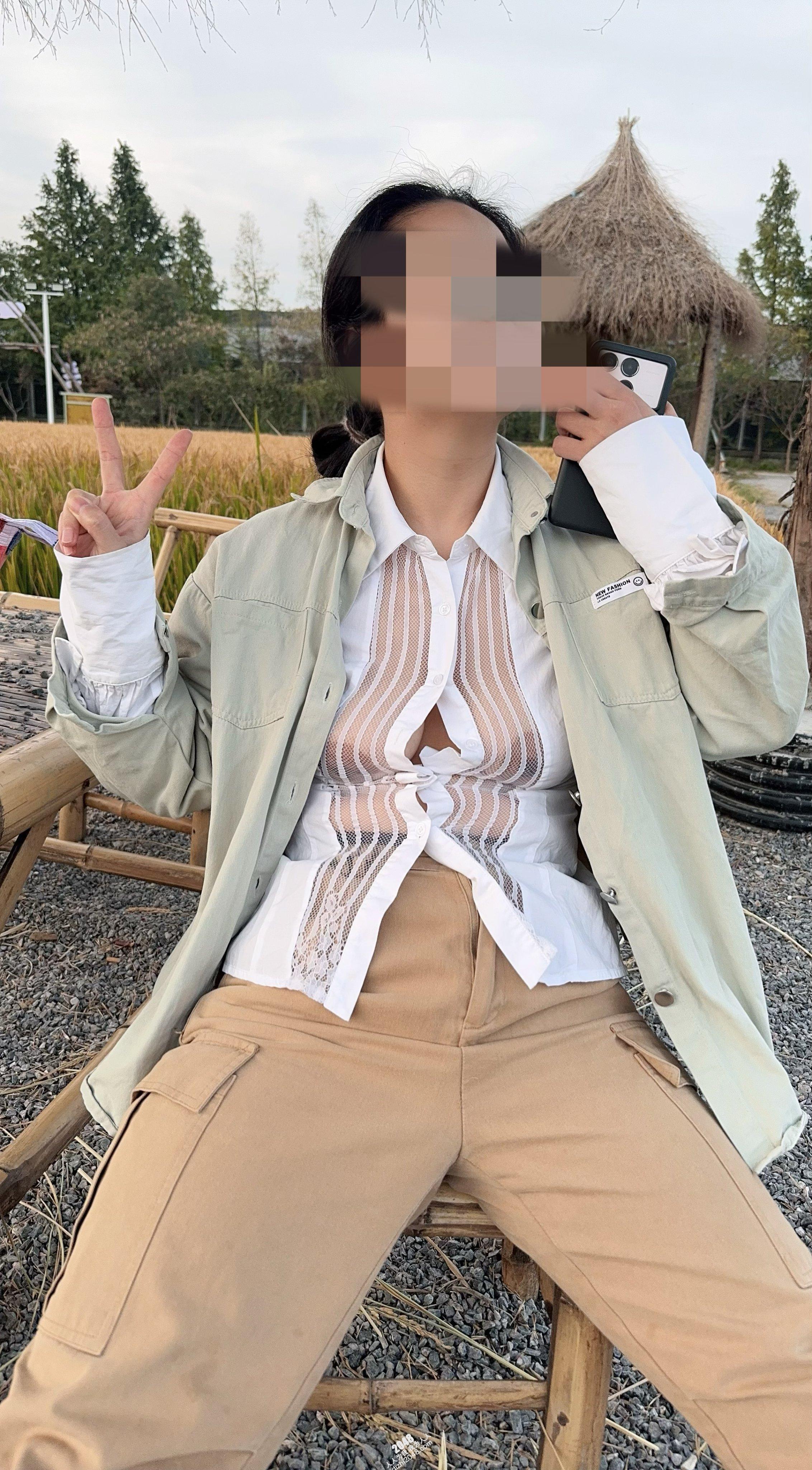 骚妻透视装露出，真空展示大乳晕[19P]