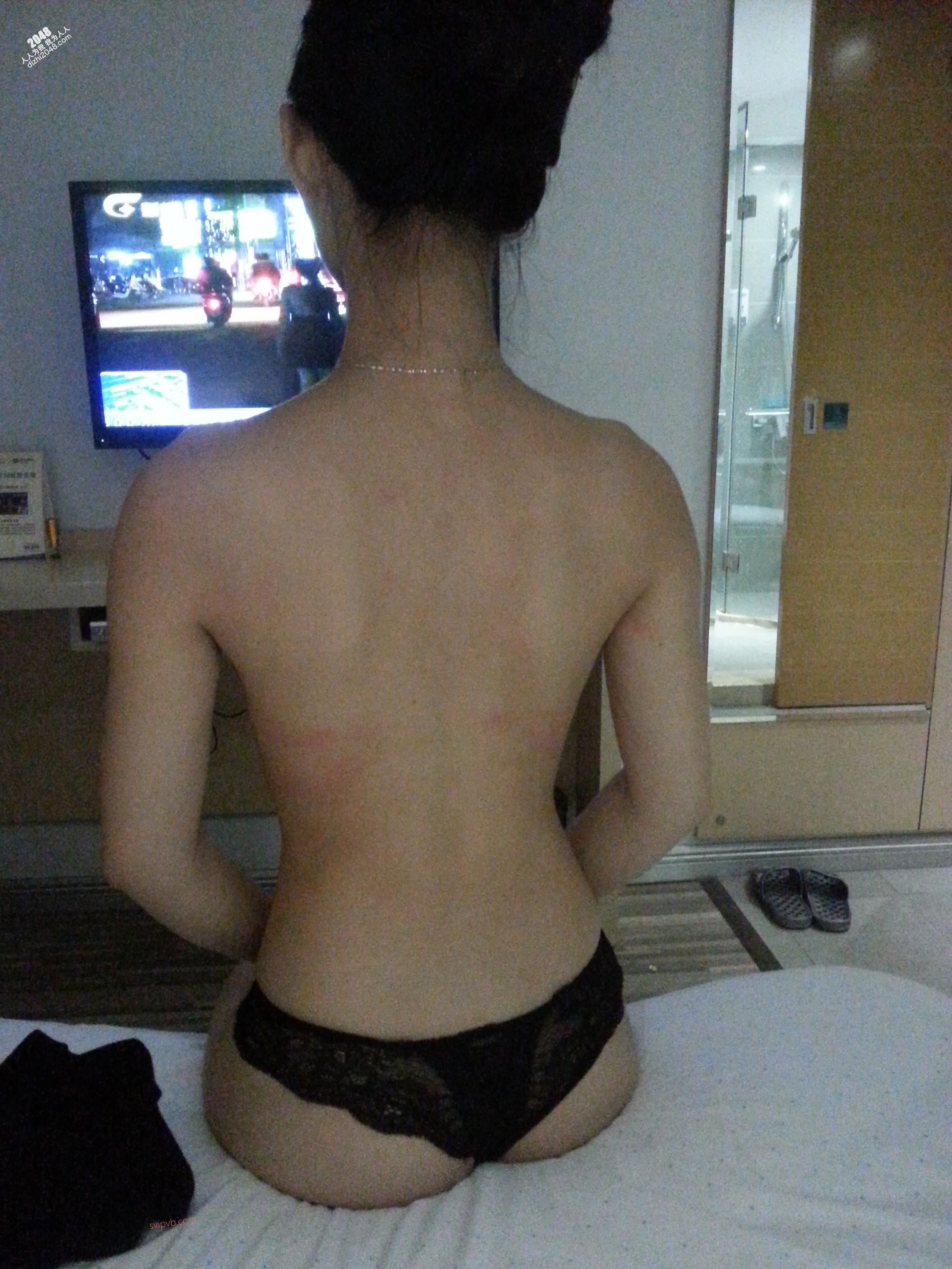 青春女秘书开朗又淫荡主动讨好领导【30P】