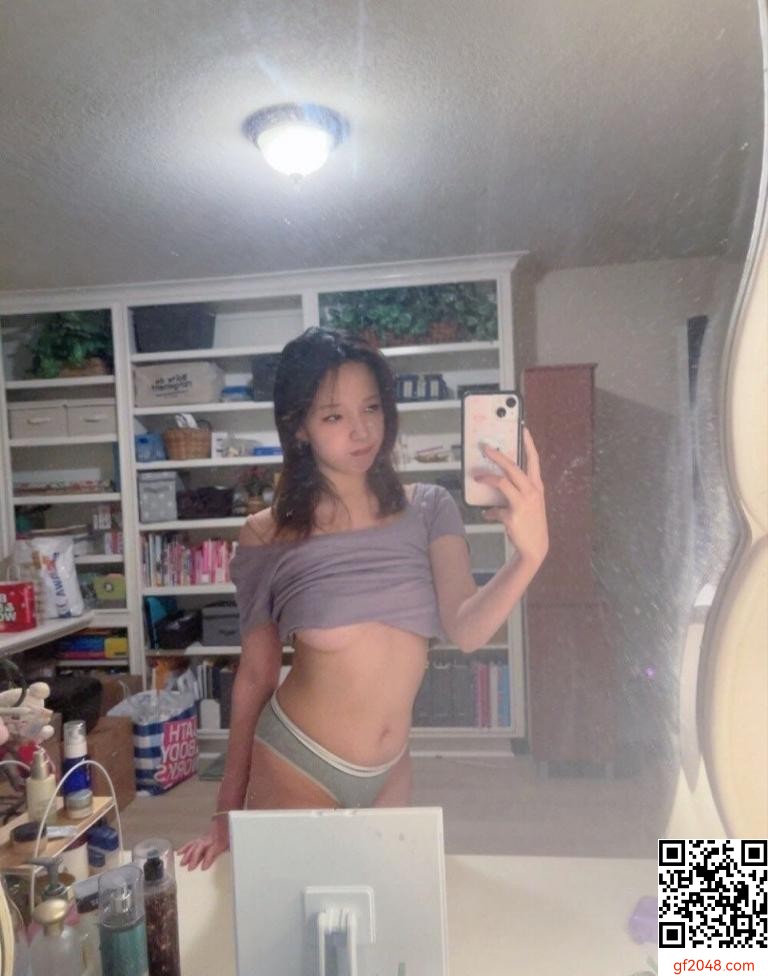 大奶小美女很喜欢拍照片啊[55P+1V]