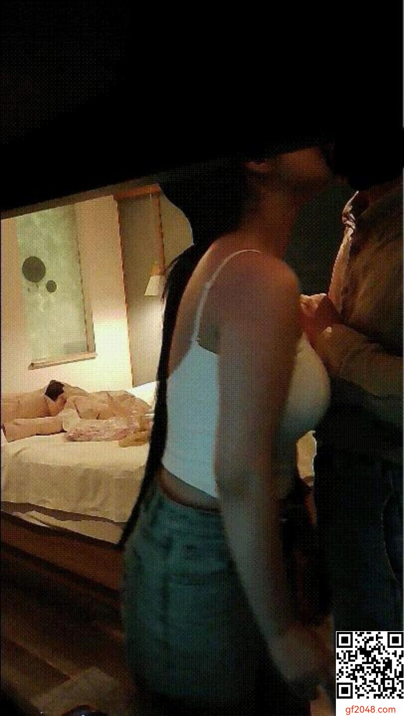极品身材大奶萝莉女大[20P]