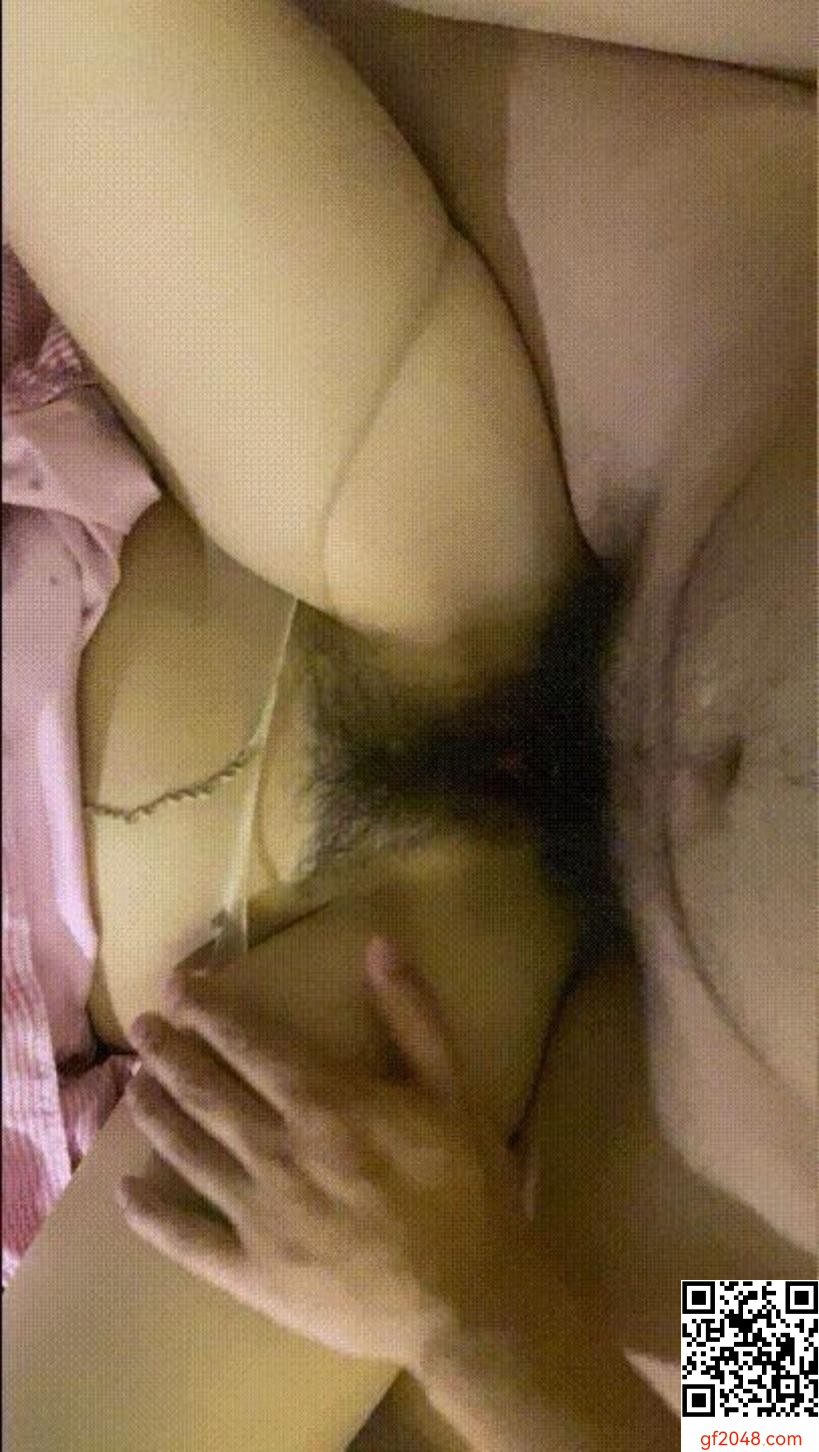 极品身材大奶萝莉女大[20P]