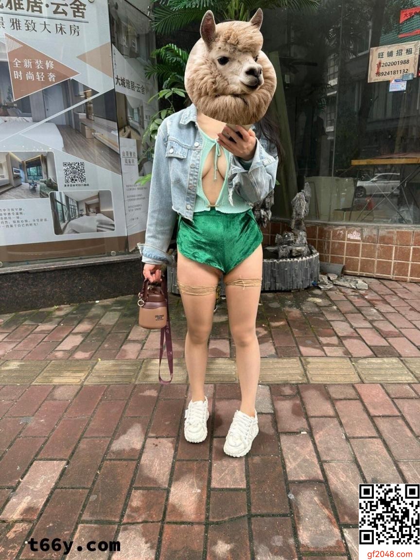 露出服去勾搭男人[26P]