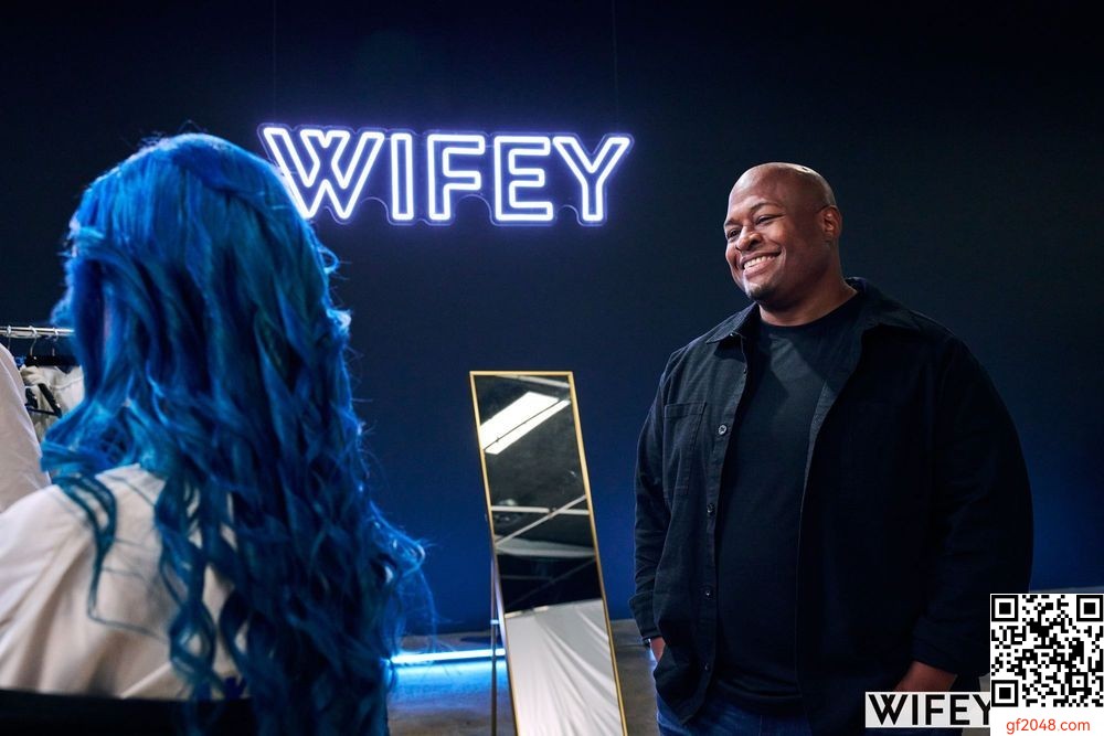 [Wifey] Kira McKay And Jerome - New Bride Rides Cock While Hubby Watches - 94P