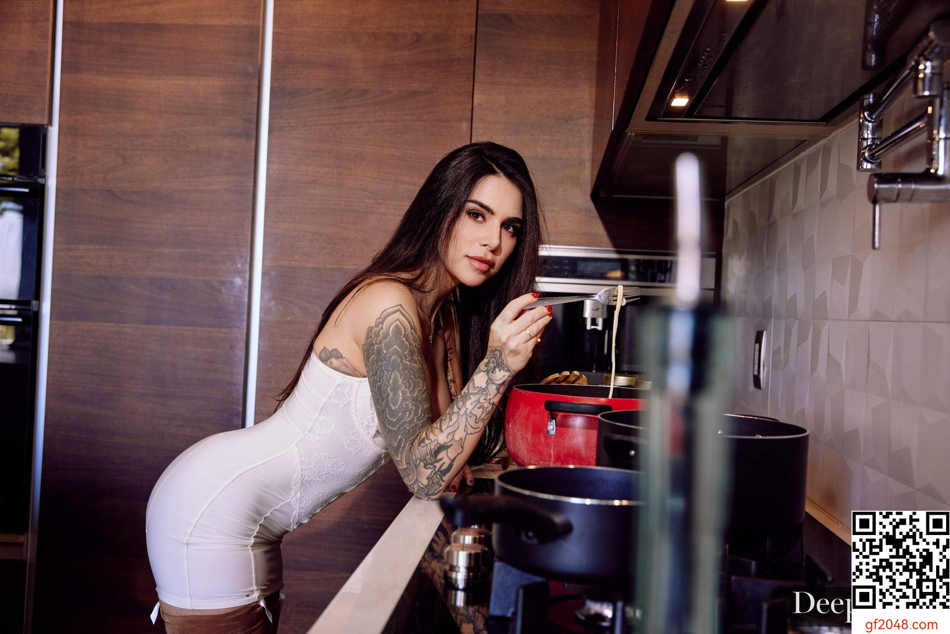 [Deeper] Suttin - Hot Mess - 78P