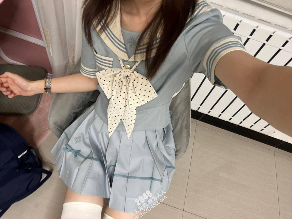 纤细身材可爱风美少女【30p】