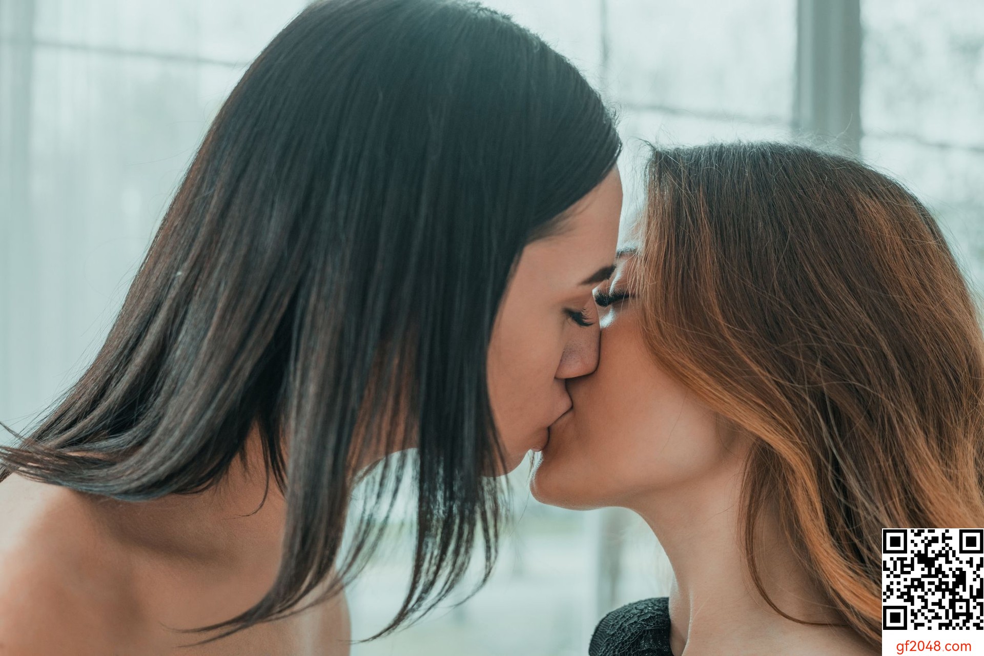 [SexArt] Afina Ray & Yeva - Peaches And Cream - 102P