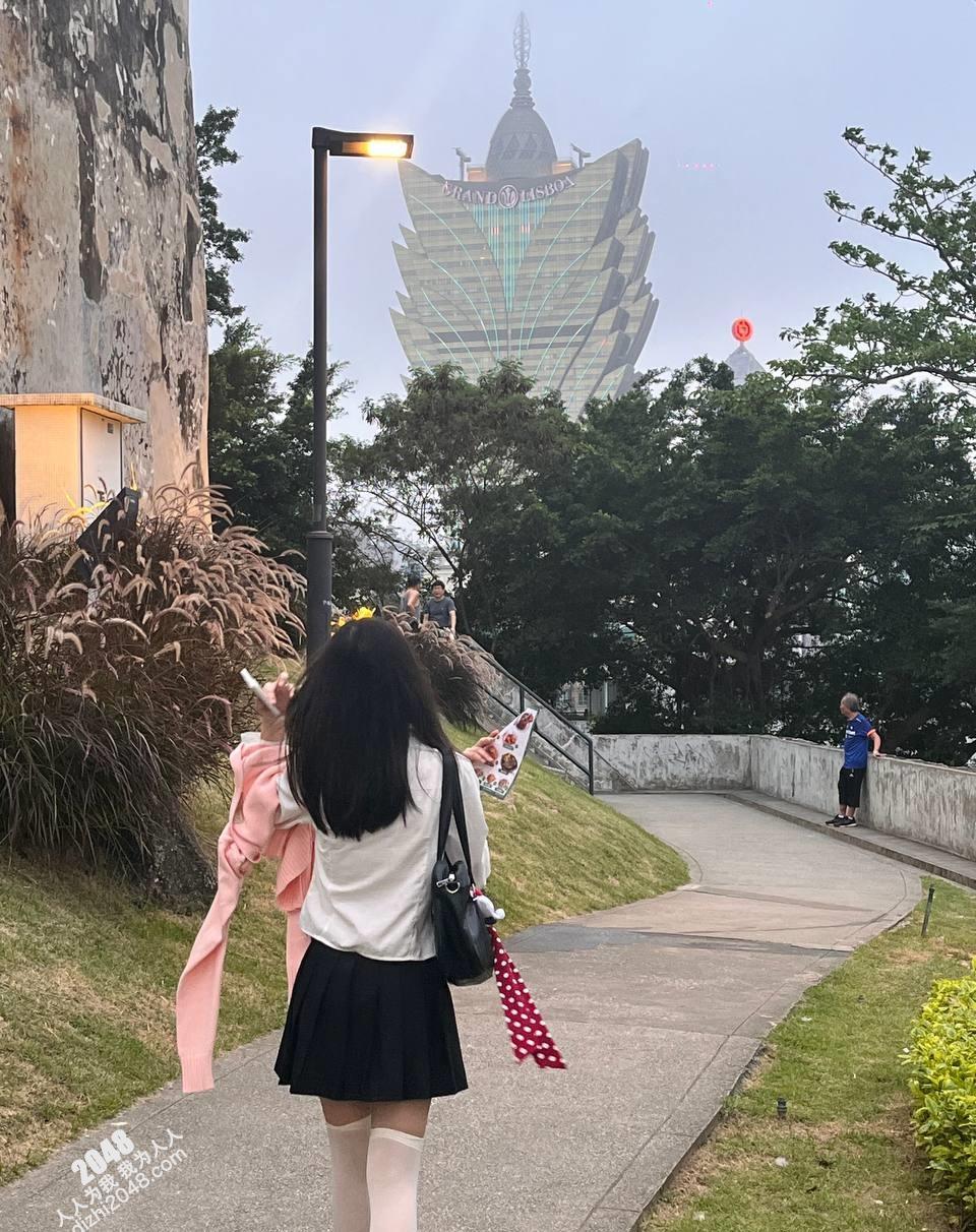 小母狗最爱自拍和打炮【21P】