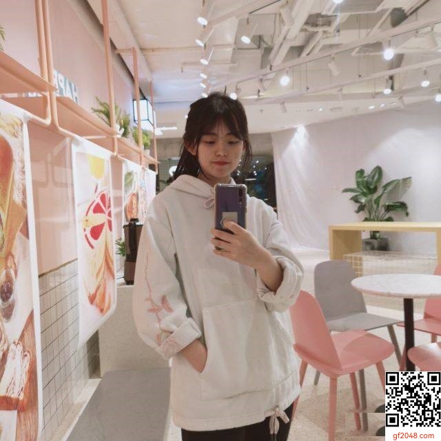 女学生为了拥有一支IPhome17只好牺牲了[15P]
