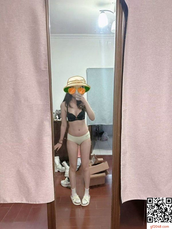 青春文藝少女的故事  (10P)