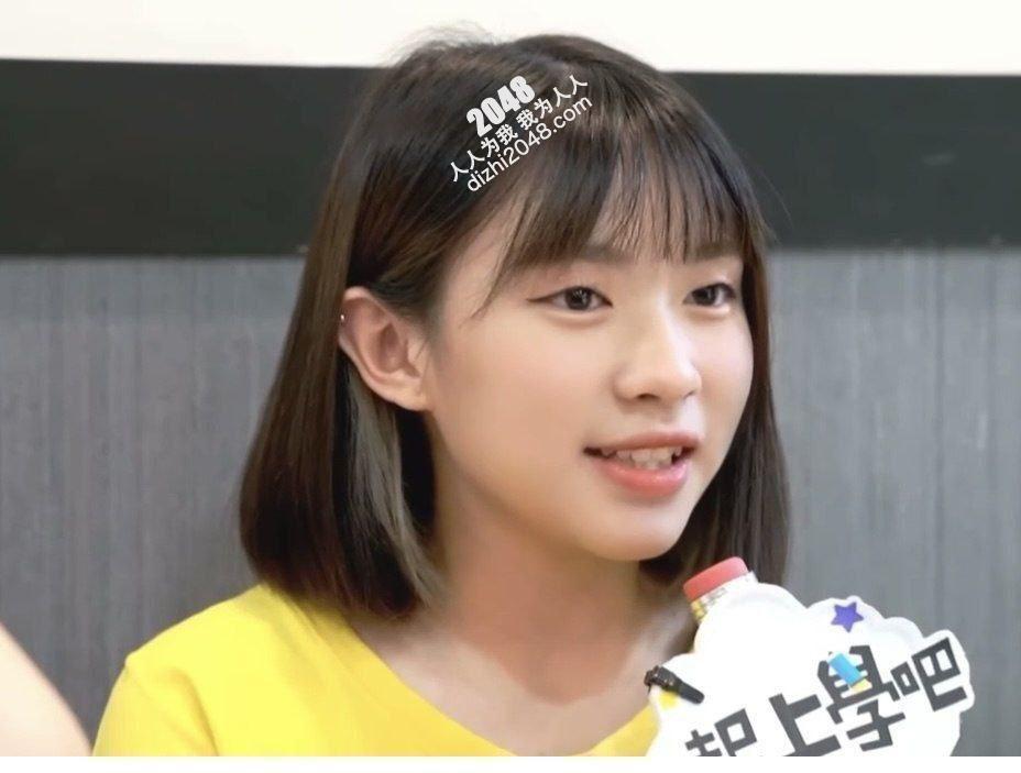 长相普通，但是很敢秀的小妹【23P】
