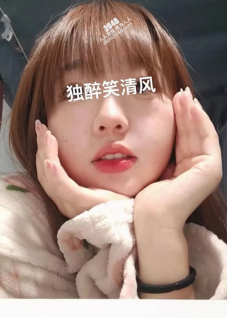 眼睛这里轻微马赛克，长得还不错【21P】