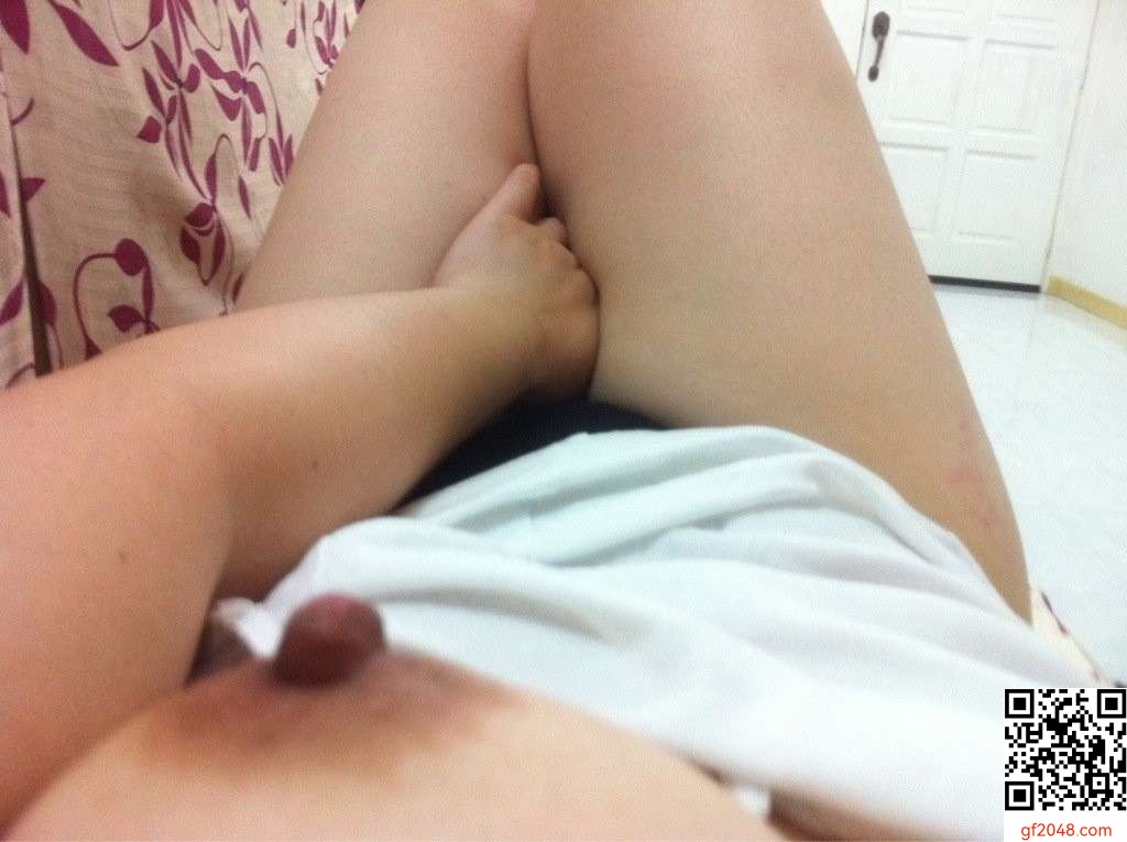 和一位剛離婚的女同事一夜情 [16P]