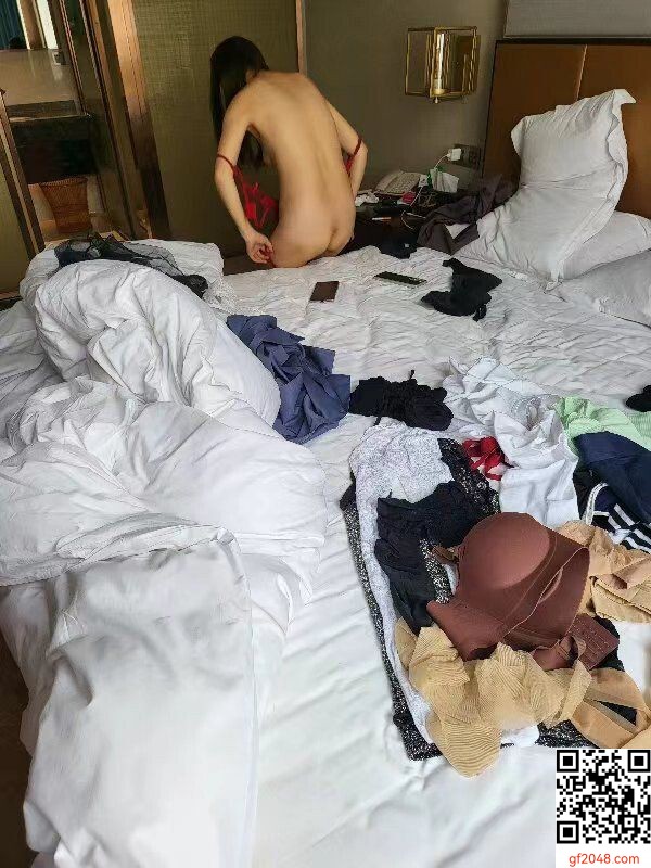 身邊的騷逼系列——第一次拍情趣照的廊坊27歲夢夢1V  (79P)