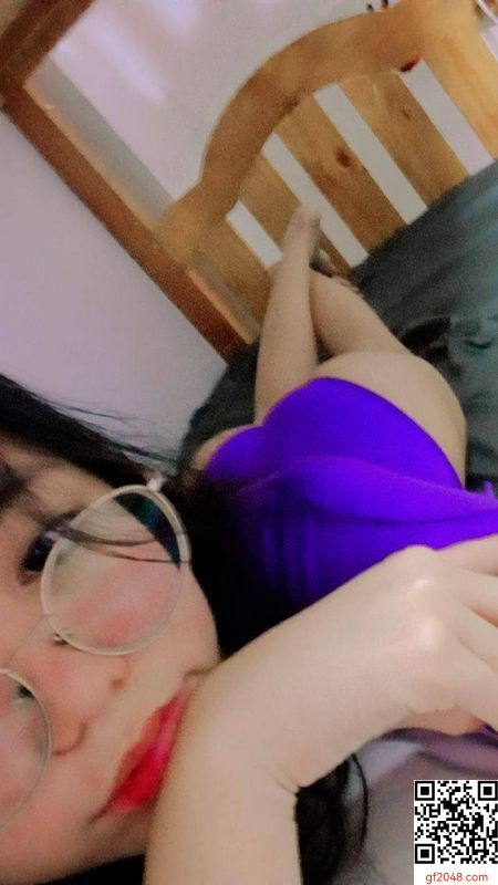 眼鏡妹妹  (12P)