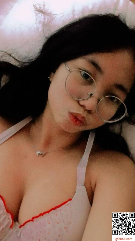 眼鏡妹妹  (12P)