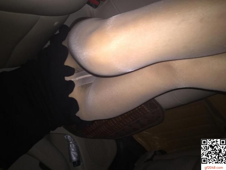 女炮友穿絲襪出來車震  (17P)