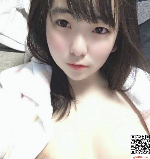 鮮嫩美少女愛自拍  (18P)