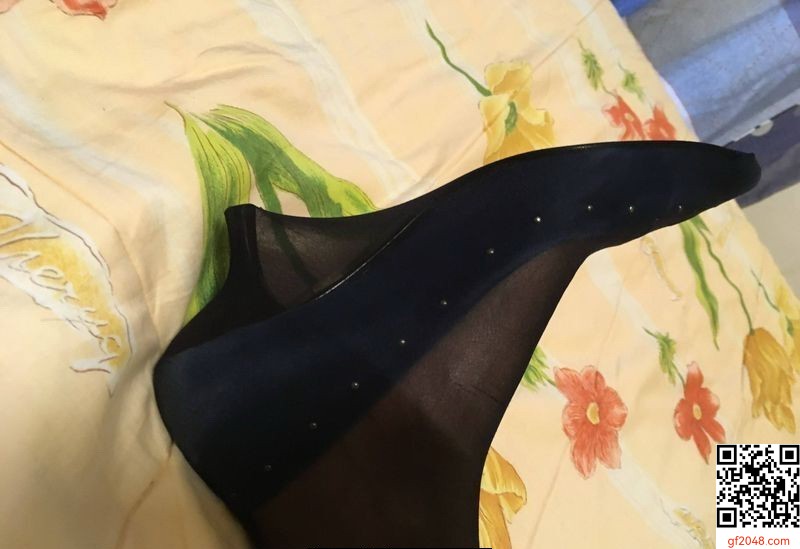 黑絲裡的黑鮑魚 [15P]