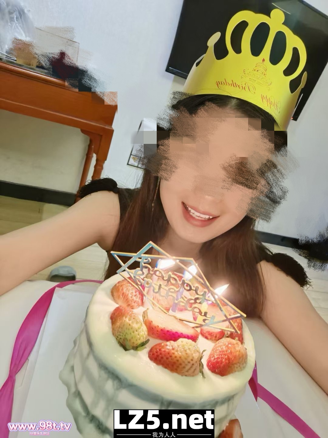 反差淫妻第二弹[50p➕生活照➕美腿验证]