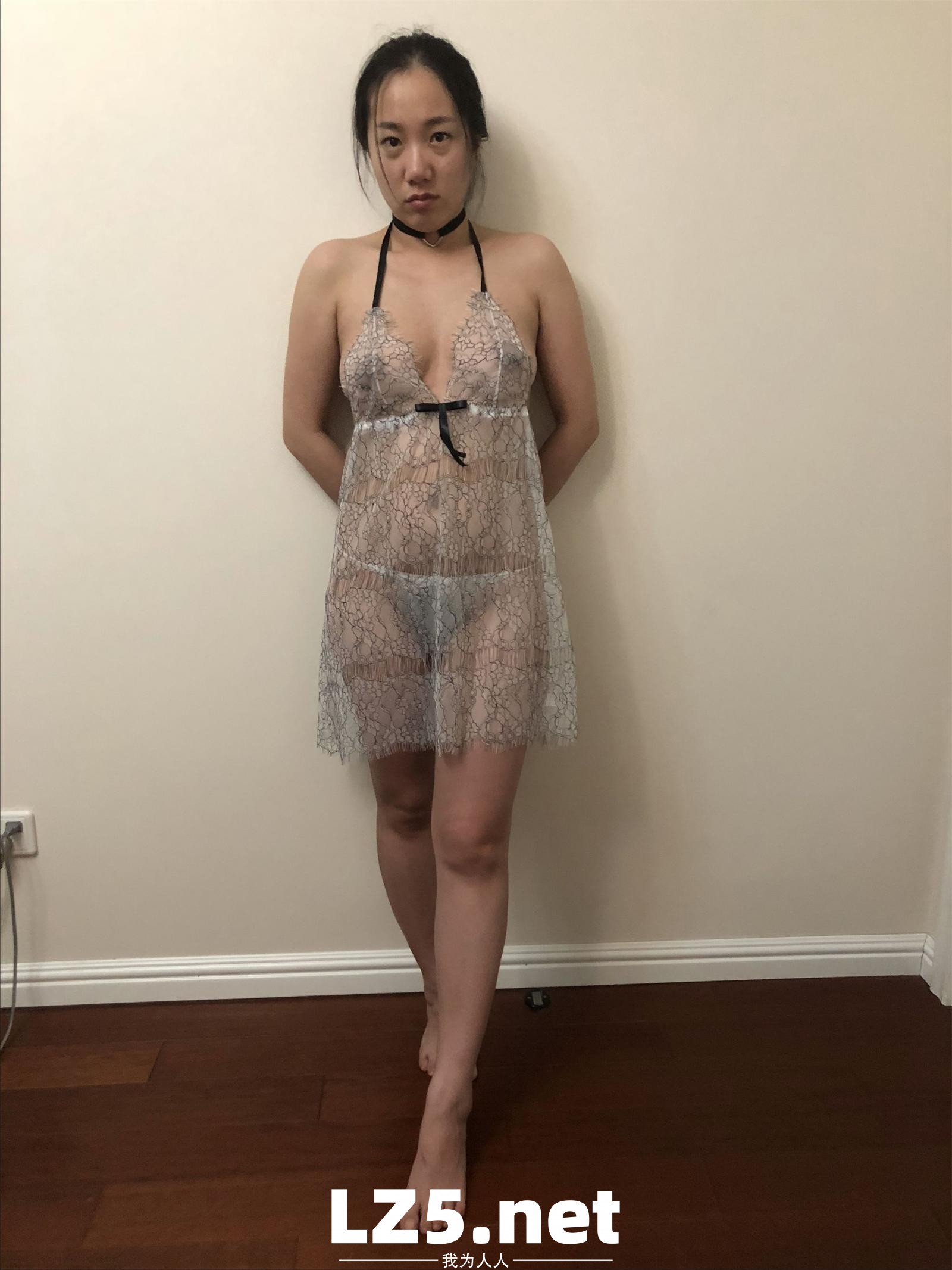 一个30岁的大屁股少妇，在自己就可以拿玩具玩穴了，非常值得偷情的极品反差婊[233P]