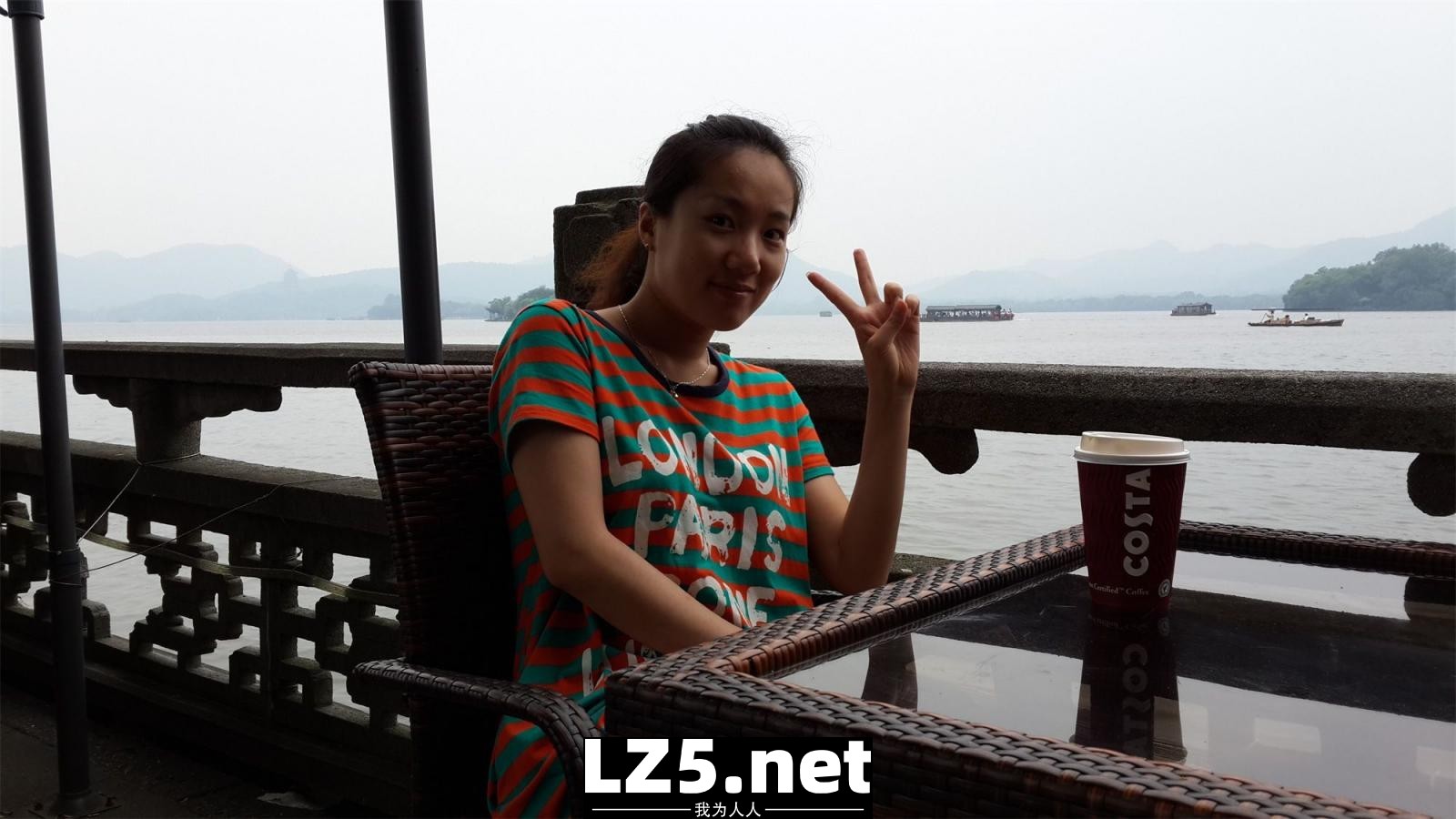 一个30岁的大屁股少妇，在自己就可以拿玩具玩穴了，非常值得偷情的极品反差婊[233P]