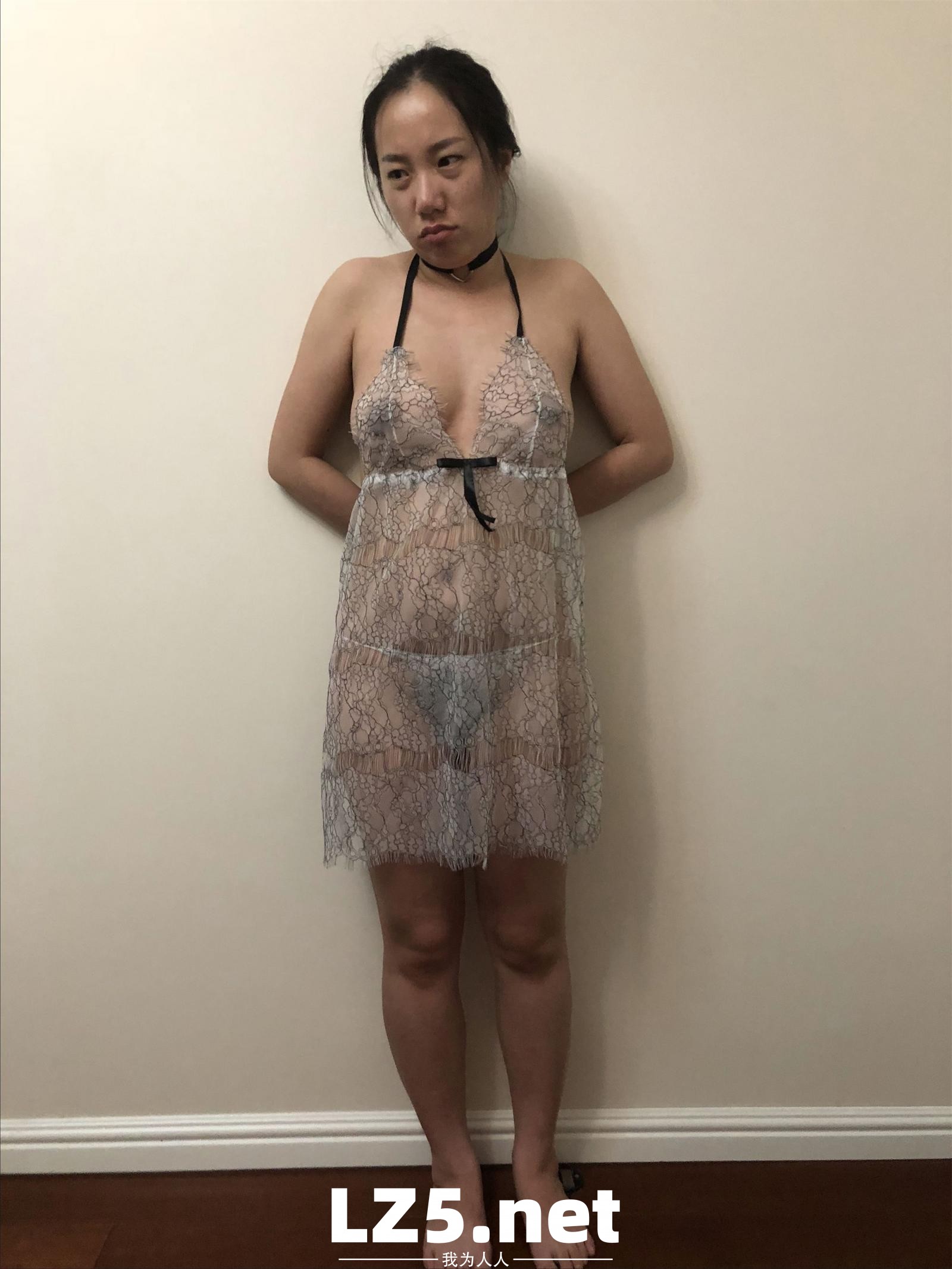 一个30岁的大屁股少妇，在自己就可以拿玩具玩穴了，非常值得偷情的极品反差婊[233P]