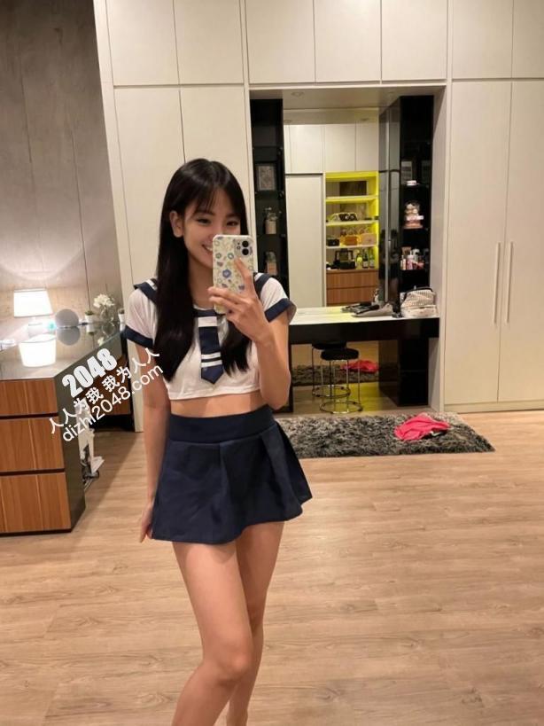 大骚女爱吃鸡把[23P]