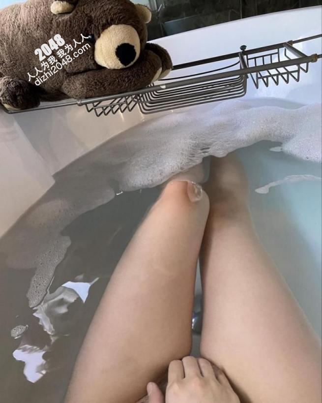 大骚女爱吃鸡把[23P]