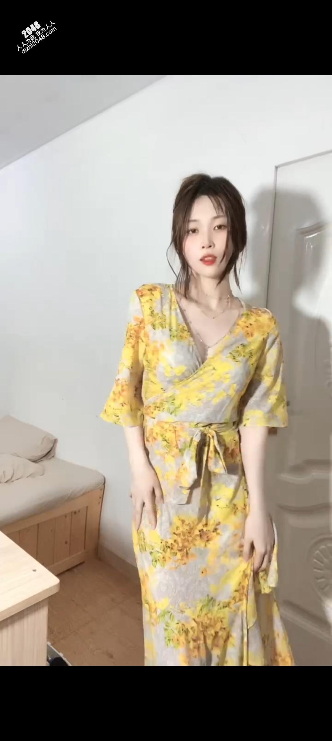 甜子兔各种制服热舞诱惑【18P】