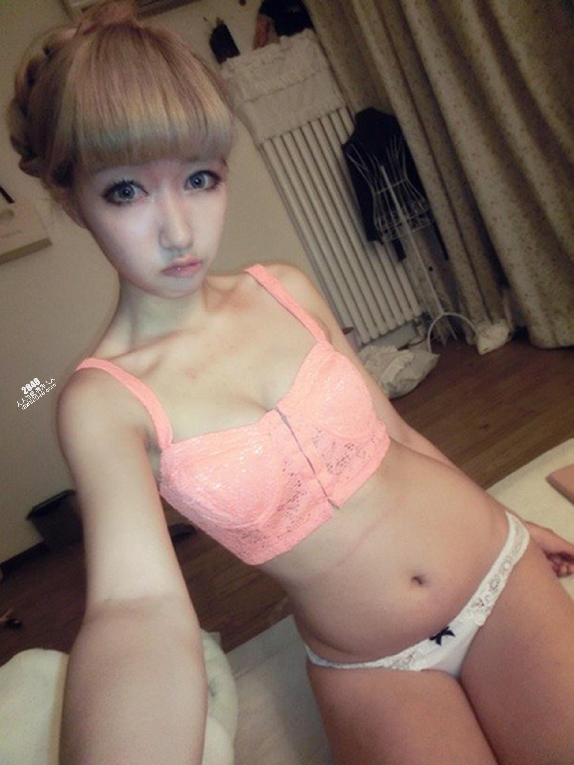 极品美女自拍【74P】