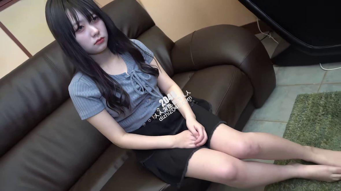刚满18岁的嫩妹【15P】