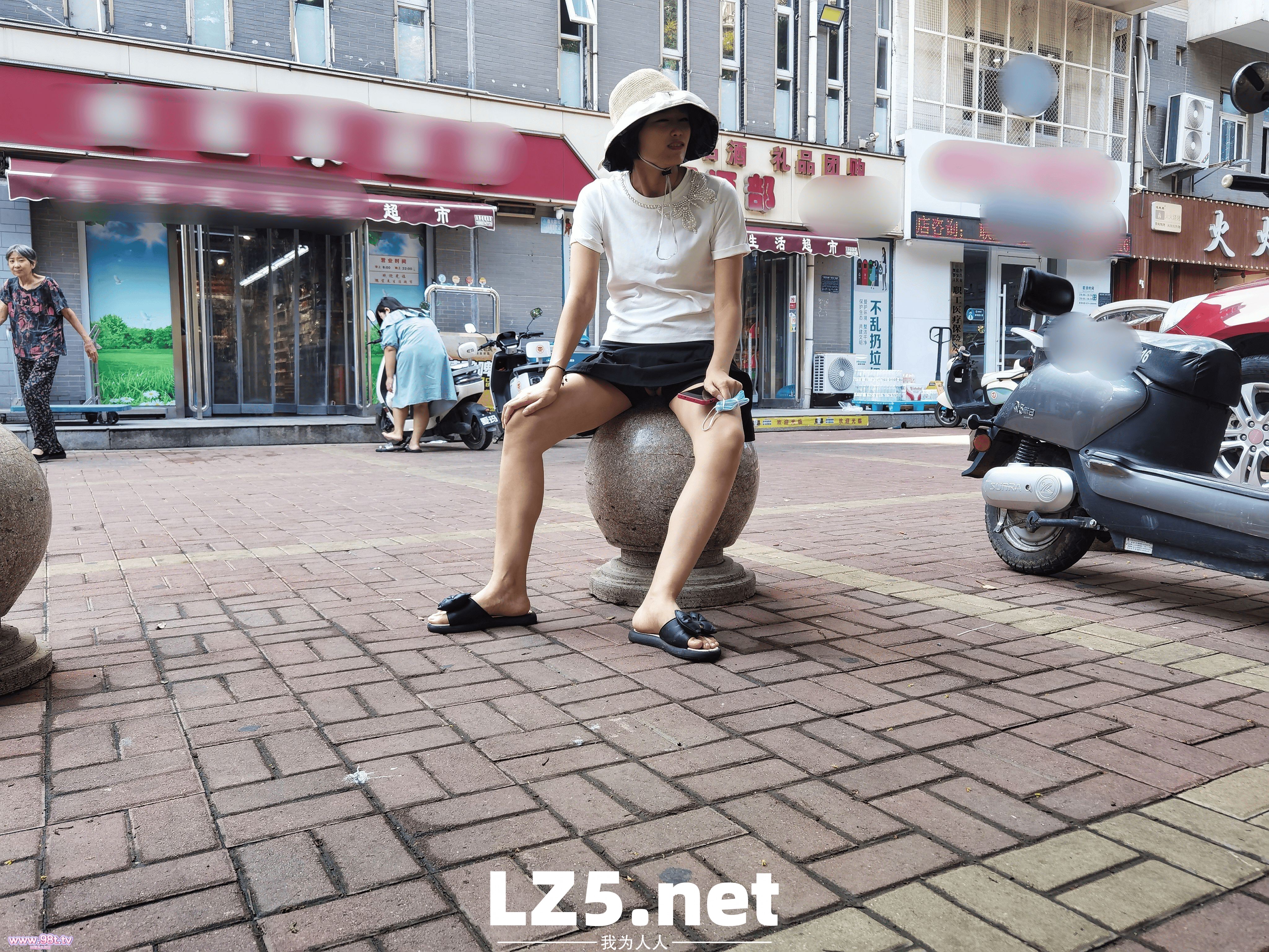 露脸人妻外拍15[33p]