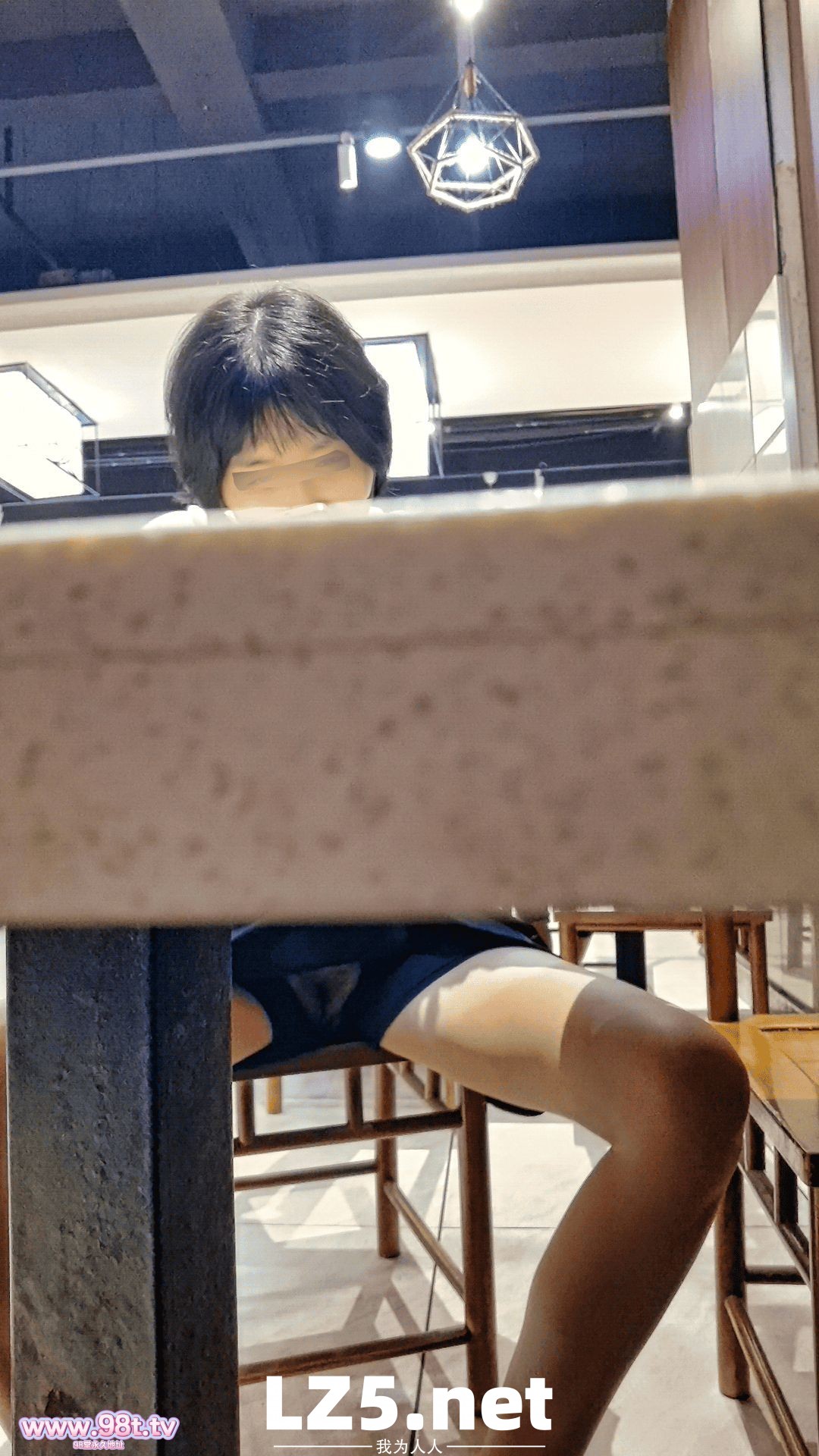 露脸人妻餐厅大胆露出外拍16 【20P】
