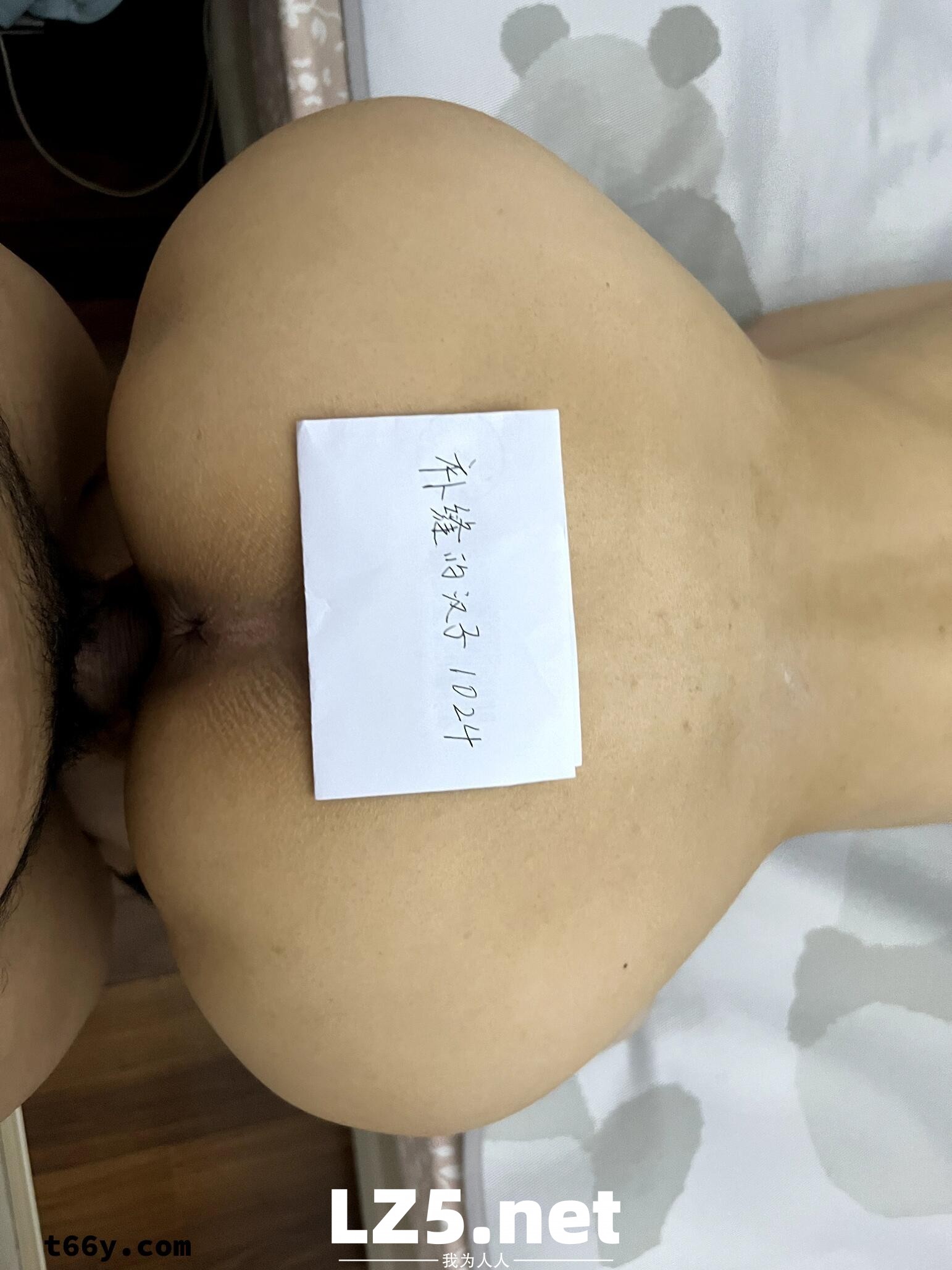 [原创]  申精申精申精  论坛生日迟来的庆祝，第三贴展示一下爱妻丰腴少妇的身材，欢迎评论[29P]